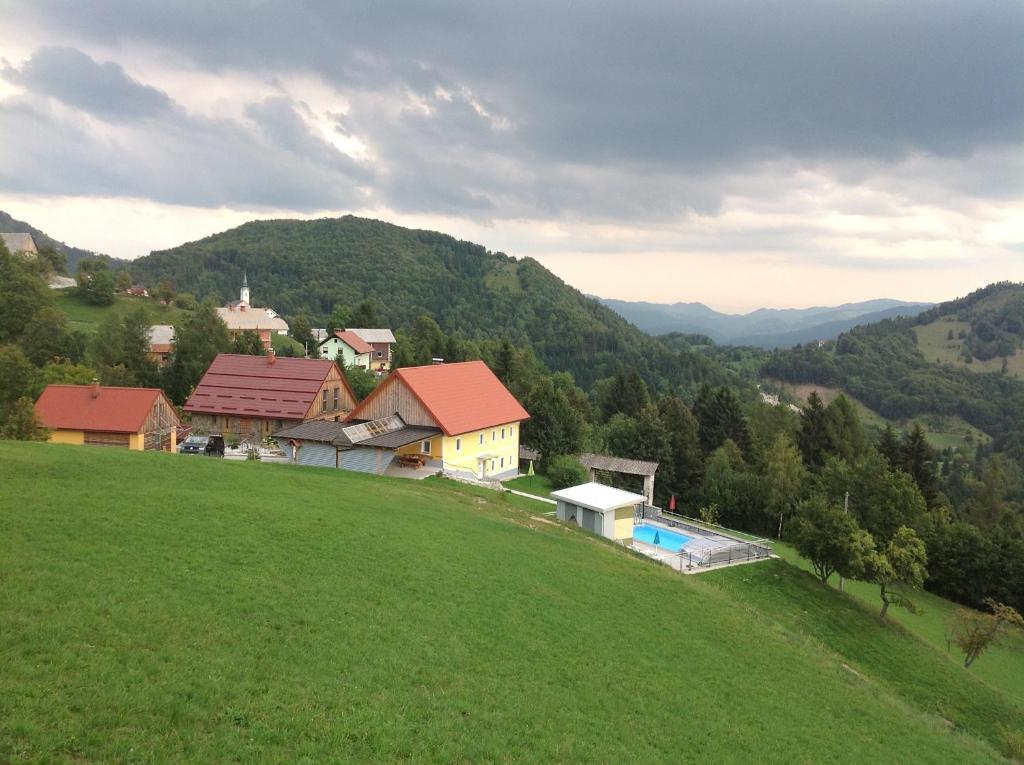 Apartments Za Grapo Cerkno Esterno foto